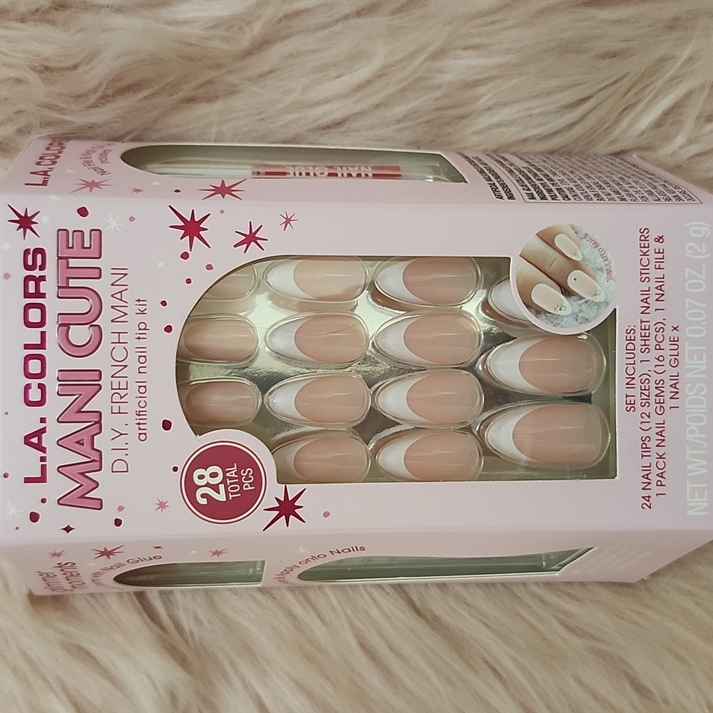 Brand New L.A.COLORS GLIMMER MOMENTS MANI CUTE DIY FRENCH MANI